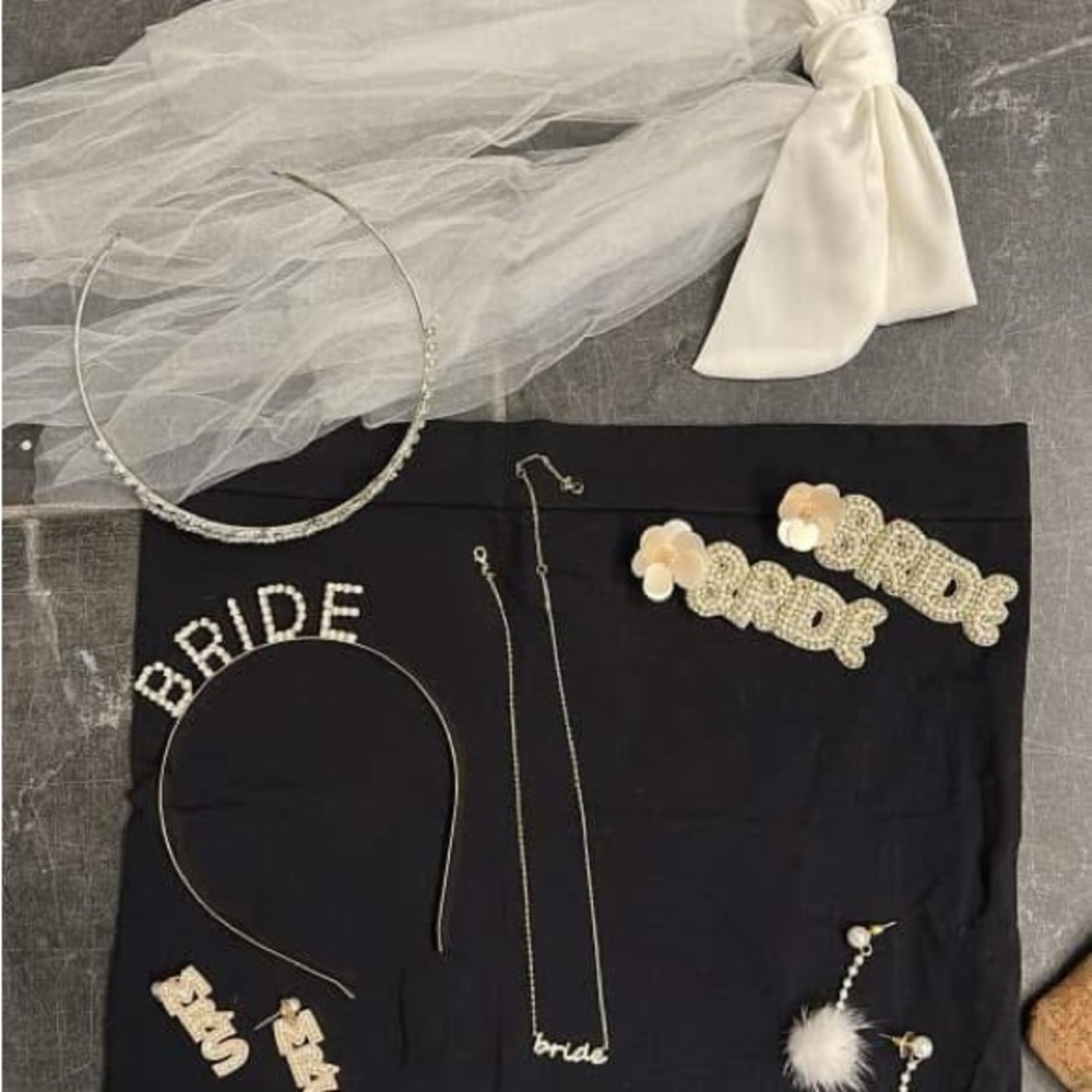 Elegant White Bridal Accessories Set